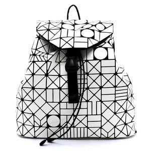 Women's White Fashion Geometric Checker Drawstring Backpack